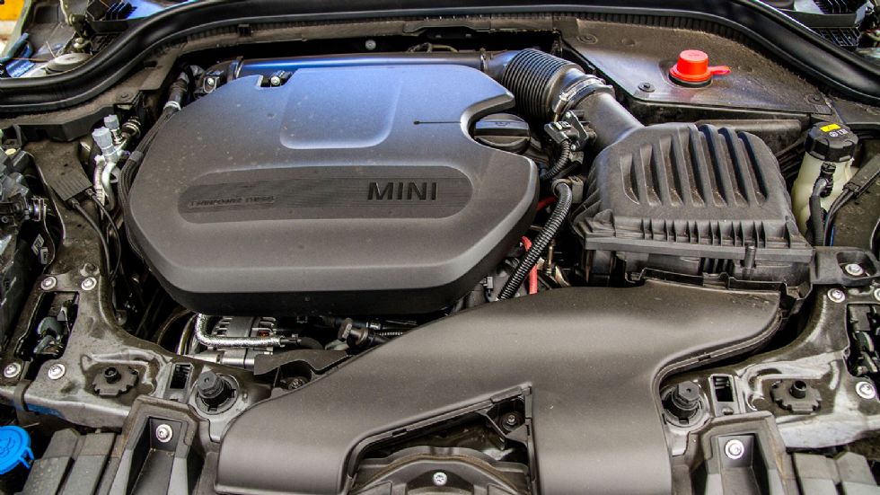 Με 136 άλογα έρχεται το MINI Cooper, το οποίο κινεται από 3κύλινδρο 1,5 λτ. turbo κινητήρα.