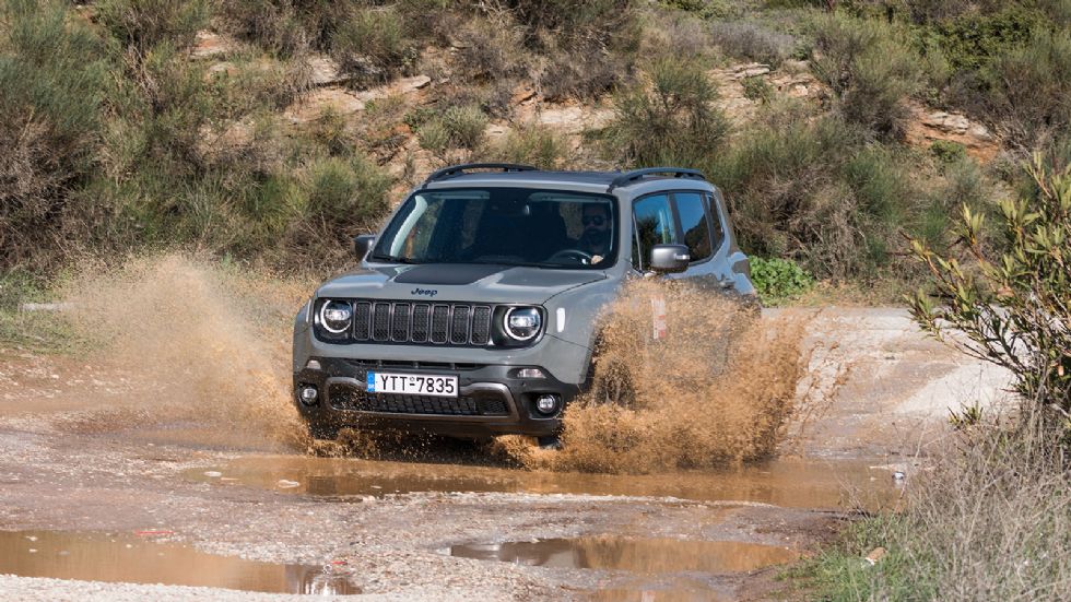 Το Jeep Renegade και σε αυτή του την έκδοση αποτελεί ένα από τα πιο ικανά μοντέλα της κατηγορίας σε εκτός δρόμου διαδρομές. Συνολικά διαθέτει 11 προγράμματα παραμετροποίησης για την οδήγηση, το υβριδι