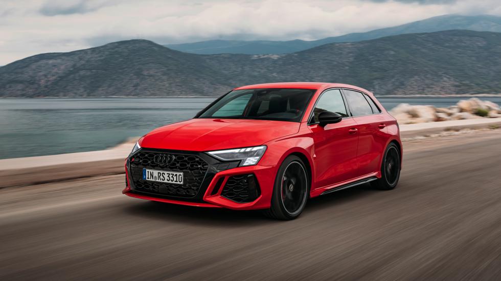 Audi RS3 ή AMG Α 45 S; Ποιο είναι το κορυφαίο hot hatch στον κόσμο; 