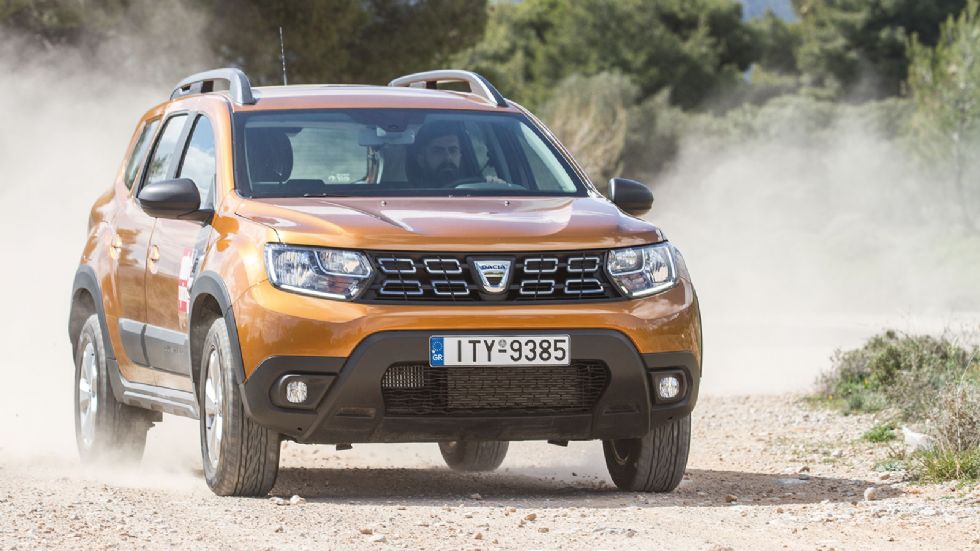 Το σκληροτράχηλο Dacia Duster είναι το μοναδικό μικρομεσαίο crossover της αγοράς που διατίθεται σε τιμή κάτω των 15.000 ευρώ.