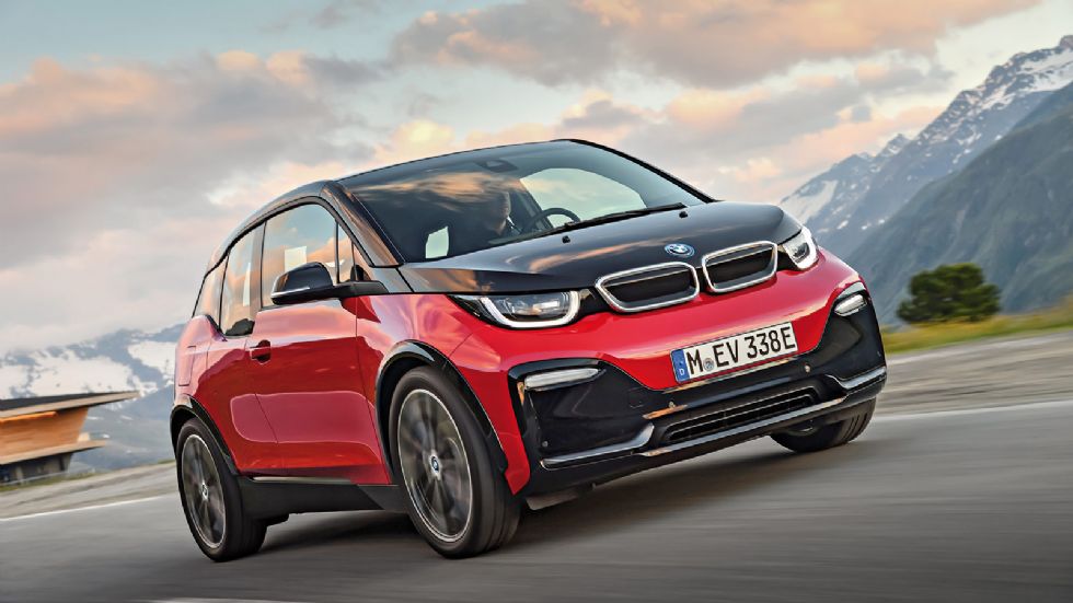 Η BMW i3 Range Extender είναι ηλεκτρικό αυτοκίνητο, αλλά διαθέτει κινητήρα βενζίνης σε ρόλο «φορτιστή».