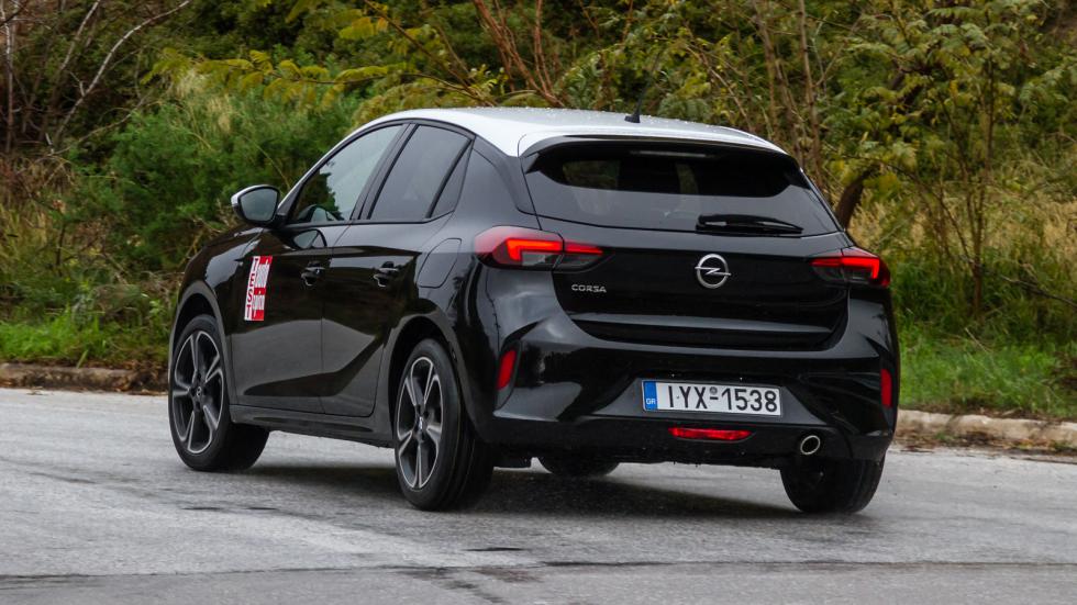 Το Opel Corsa προσφέρει αξιοπρόσεκτη ευκολία στους ελιγμούς και εστιάζει κυρίως στην αποτελεσματικότητα και στην ασφάλεια.