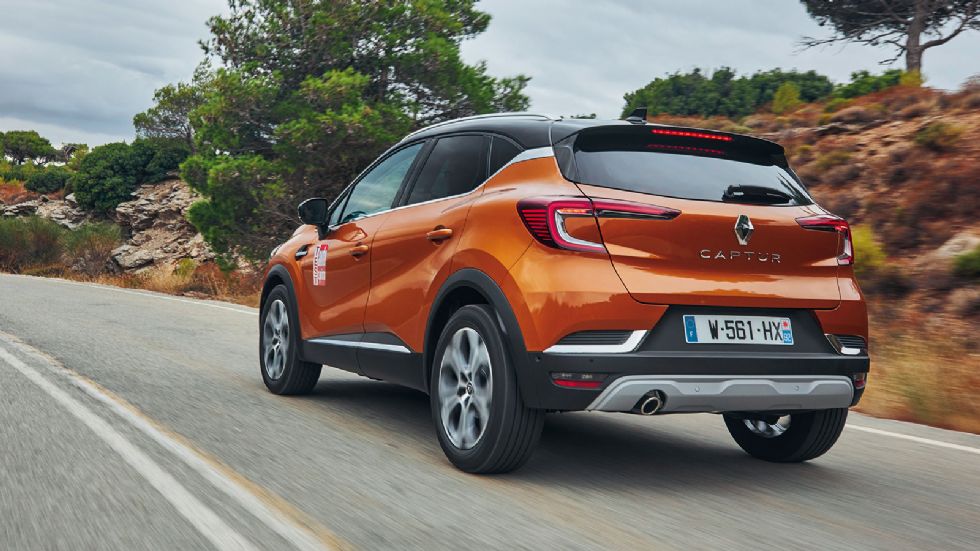 Και δείχνει και είναι μεγαλύτερο το νέο Renault Captur, που κερδίζει και τις αισθητικές εντυπώσεις. Ειδικά το πίσω μέρος, με τα νέα φώτα και τους μυώδεις «ώμους», ξεχωρίζει…