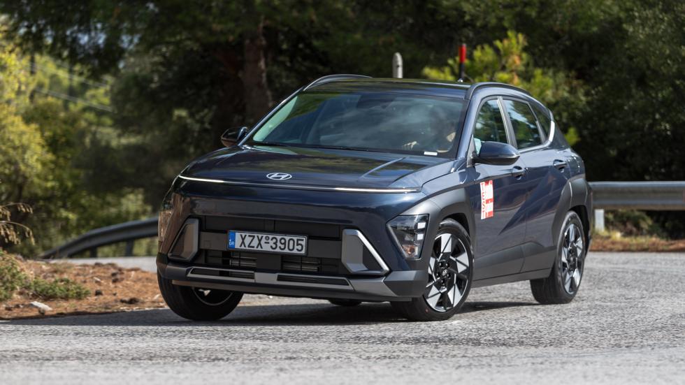 Το κορυφαίο Hyundai Kona των 198 ίππων έχει αυτόματο κιβώτιο και κίνηση σε όλους τους τροχούς.