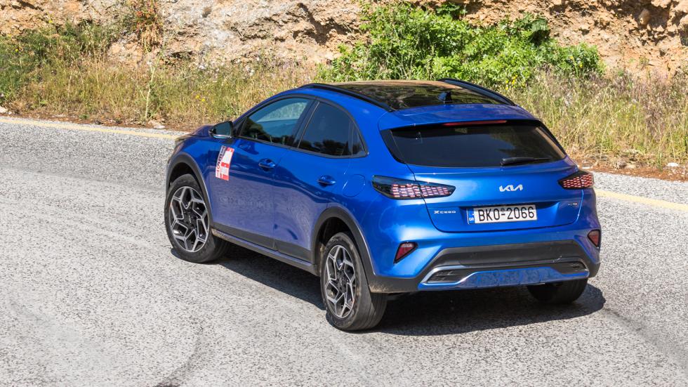 Το Kia XCeed έχει τον τρόπο να σε κερδίζει χάρη στο σωστό του «στήσιμο», το εξαιρετικό πλαίσιο και το πλεονέκτημα της πίσω ανάρτησης πολλαπλών συνδέσμων.