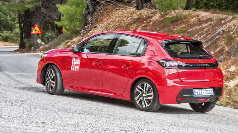 Το Peugeot 208 συνδυάζει ευχάριστη συμπεριφορά, δυναμισμό και άνεση. Είναι ένα πραγματικά ευχάριστο στην οδήγηση μικρό.