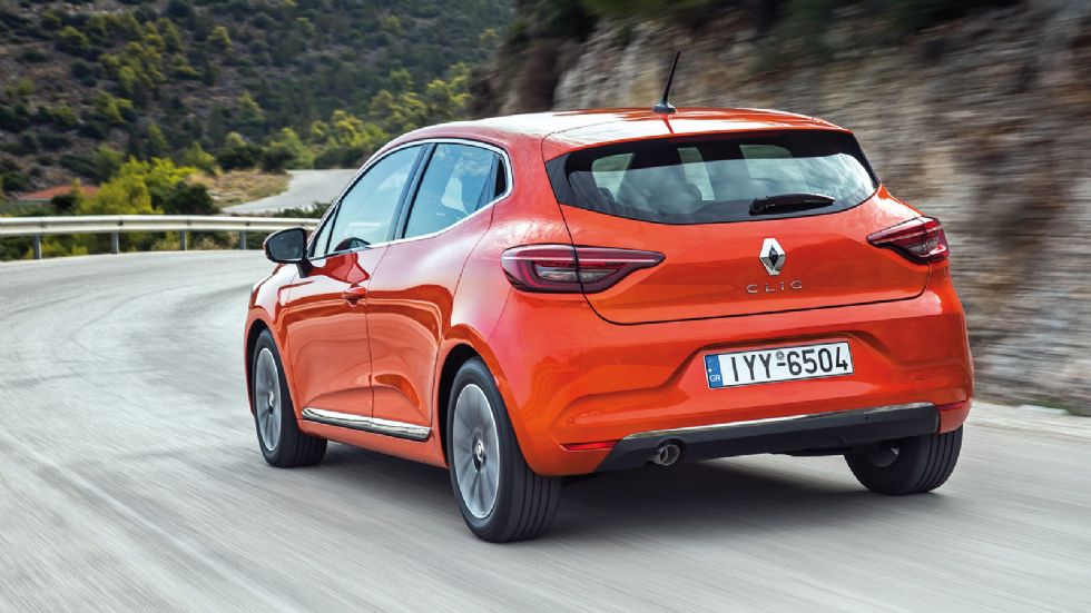 Το Renault Clio πατάει με σιγουριά, έχει ουδέτερη συμπεριφορά και εξαιρετική ποιότητα κύλισης.