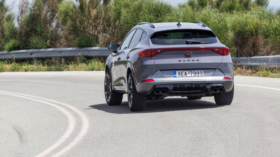 CUPRA Formentor: 0-100 σε 4,8 δλ. | CUPRA Leon: Καίει 6,5 λτ./100χλμ.