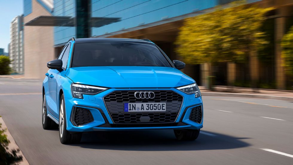 Η plug-in υβριδική έκδοση του νέου Audi A3 Sportback έχει συνδυαστική ισχύ 204 ίππων, αλλά και σημαντική ηλεκτρική αυτονομία.
