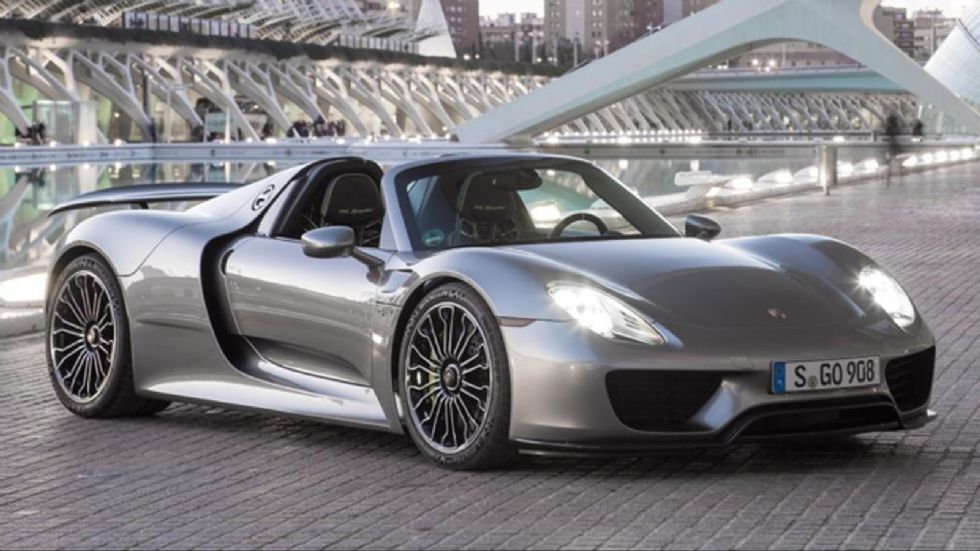 Δείτε για ποιο λόγο η Porsche κάνει ανάκληση στην 918 Spyder.