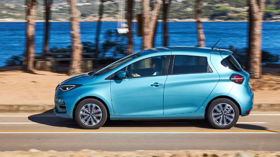 Peugeot e-208 Vs Renault Zoe