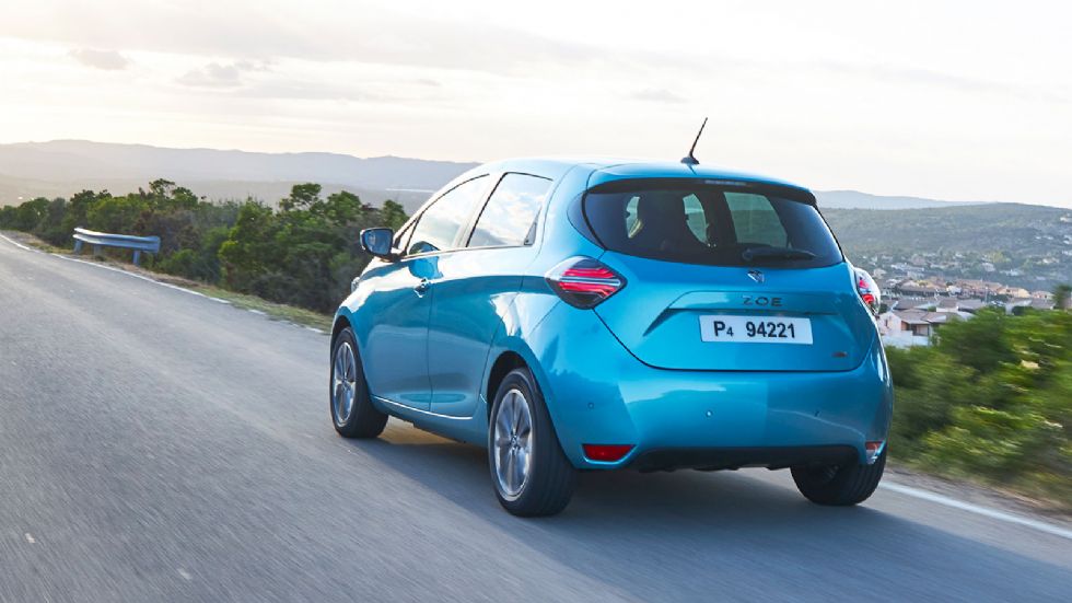 Peugeot e-208 Vs Renault Zoe