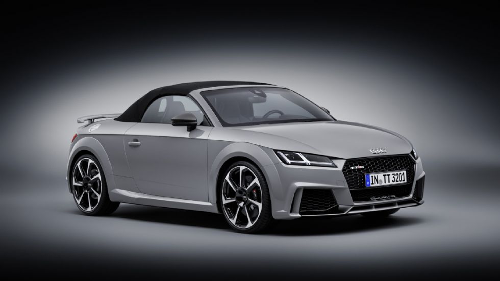 Έτσι δείχνει κλειστό το νέο Audi TT RS κάμπριο.