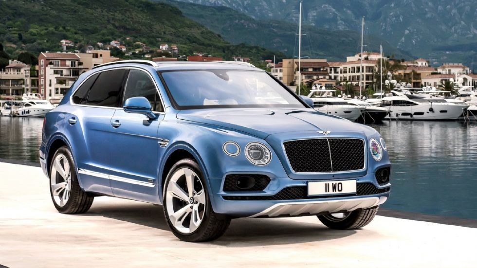 Η Bentayga δεν είναι μόνο το πρώτο SUV της Bentley, αλλά και το όχημα με το οποίο οι Βρετανοί έκαναν ντεμπούτο στα diesel (φωτό).