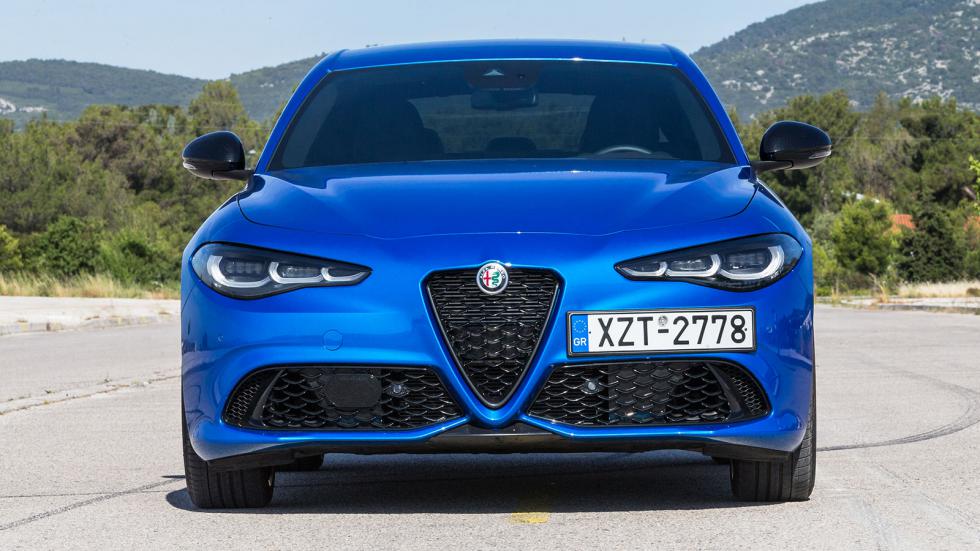 Δοκιμή: Νέα Alfa Romeo Giulia Competizione με 280 άλογα & τετρακίνηση Q4