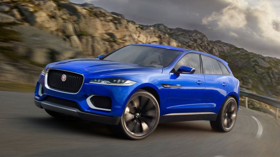 Η F-Pace ουσιαστικά αποτελεί την έκδοση παραγωγής του πρωτότυπου C-X17 (φωτό), με την εταιρεία να το αποκαλεί «οικογενειακό sports car», αντί για crossover ή SUV.