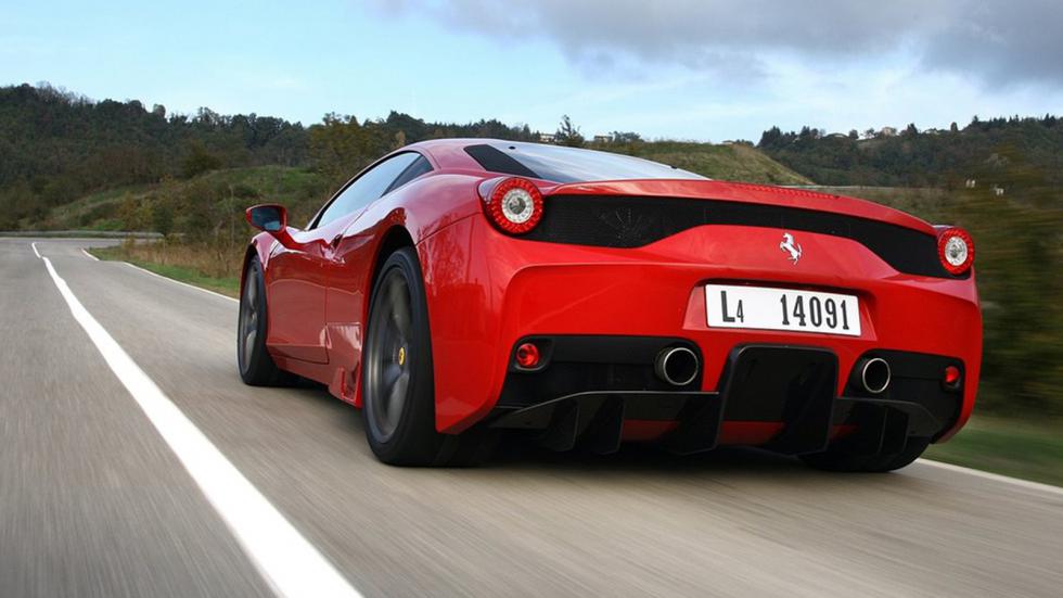 Ferrari: Aνακαλεί 5.600 αυτοκίνητα γιατί «μένουν» από φρένα