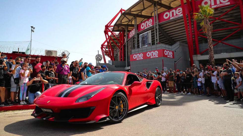 Ferrari Road Show: Βραβείο στον Πειραιά για την «απόβαση» των Passione Rossa