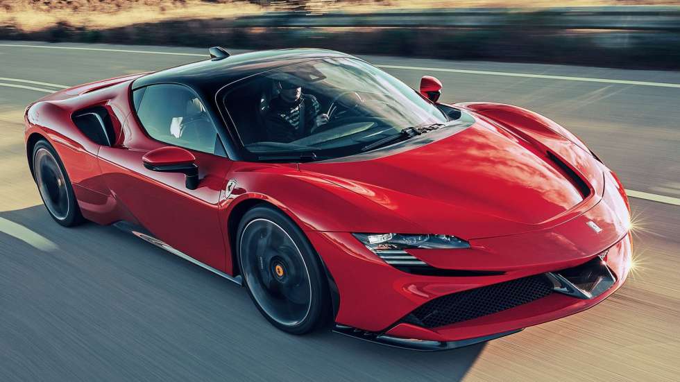 H Plug-in υβριδική Ferrari SF90 Stradale.