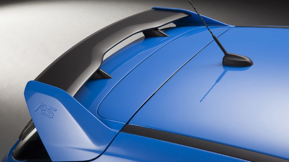 Το Ford Focus RS θα είναι διαθέσιμο σε 4 χρώματα: Nitrous Blue, Frozen White, Absolute Black και Stealth Gray.