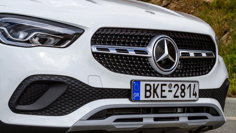 Mercedes GLA Vs Lexus UX