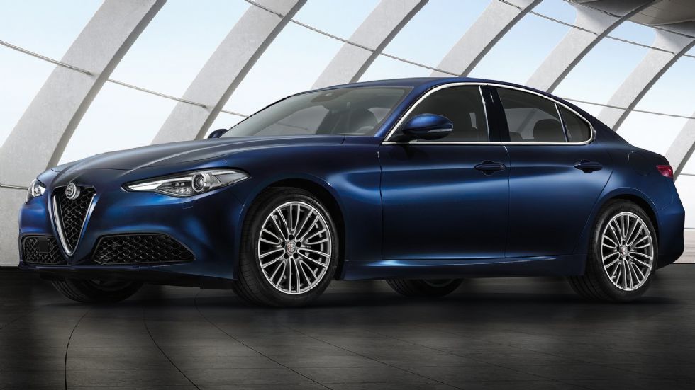 Η diesel Alfa Romeo Giulia 2.2 JTDM έχει ισχύ 150 ή 180 ίππων και συνδυάζει τη χαμηλή κατανάλωση (από 3,8 λτ./100 χλμ.) με τις γρήγορες επιδόσεις (0-100 χλμ./ώρα σε 6,8 δλ.).