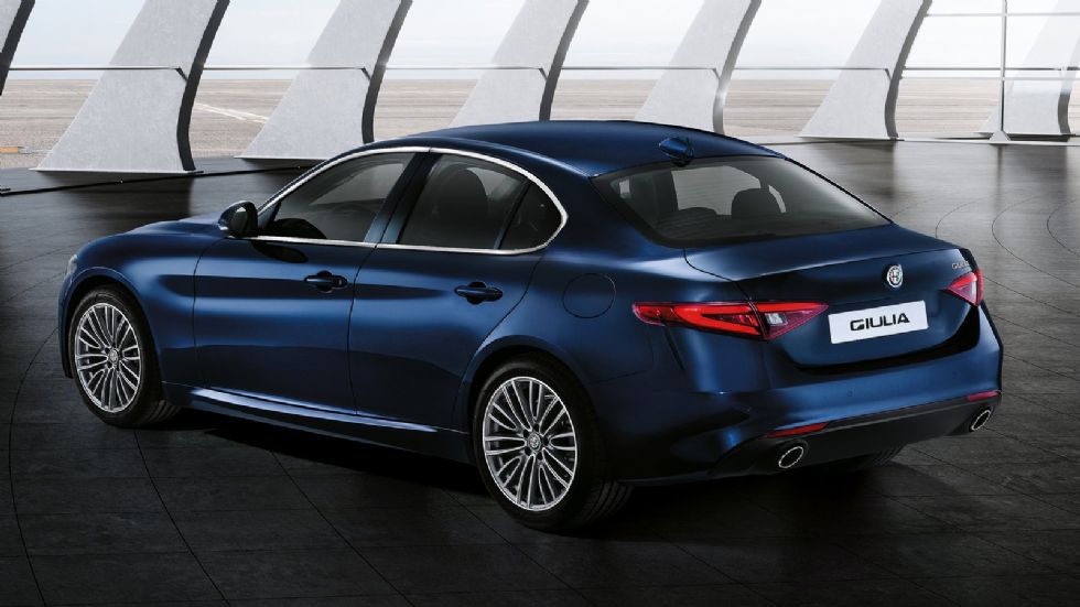 Στη γκάμα της Alfa Romeo Giulia 2.2 JTDM 180 PS υπάρχει και η έκδοση με το πακέτο Eco, που ρίχνει την κατανάλωση κατά 0,4 λτ./100 χλμ.