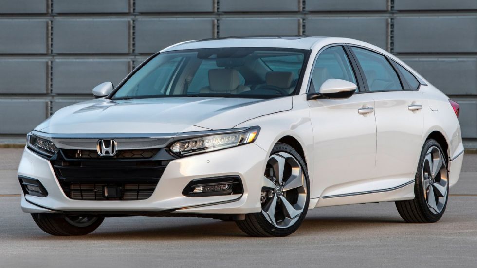 Το Honda Accord μόλις πέρασε στην 10η του γενιά, με ένα πιο σοφιστικέ ύφος, ανανεωμένη γκάμα κινητήρων, αλλά και την τεχνολογία Honda Sensing στον στάνταρ εξοπλισμό.