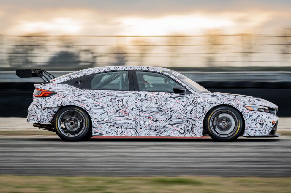 Η Honda έδειξε για πρώτη φορά το Civic Type R TCR