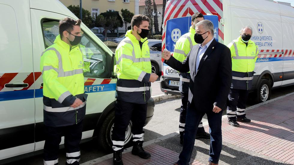 Φωτοβολταϊκά φανάρια στη Βάρης – Κορωπίου