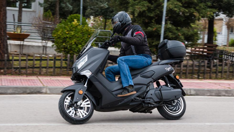 Ηλεκτρικά scooter που βγαίνουν εθνική και κάνουν 150 χιλιόμετρα