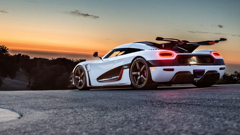 Η Koenigsegg, η σουηδική εταιρεία κατασκευής υπερ-αυτοκινήτων, ανακοίνωσε πως θα προσπαθήσει με το One:1, να σπάσει το ρεκόρ χρόνου στο Nurburgring για οχήματα παραγωγής. 