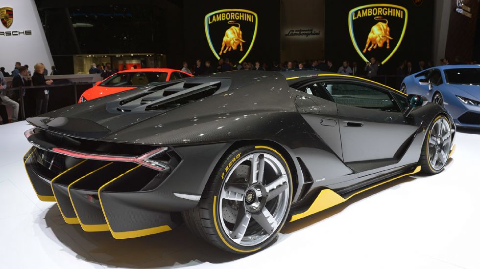 Η «αγριεμένη» Lamborghini Centenario, θα αποδίδει 770 ίππους και 700 Nm ροπής μέσω του ατμοσφαιρικού V12 κινητήρα των 6,5 λίτρων.