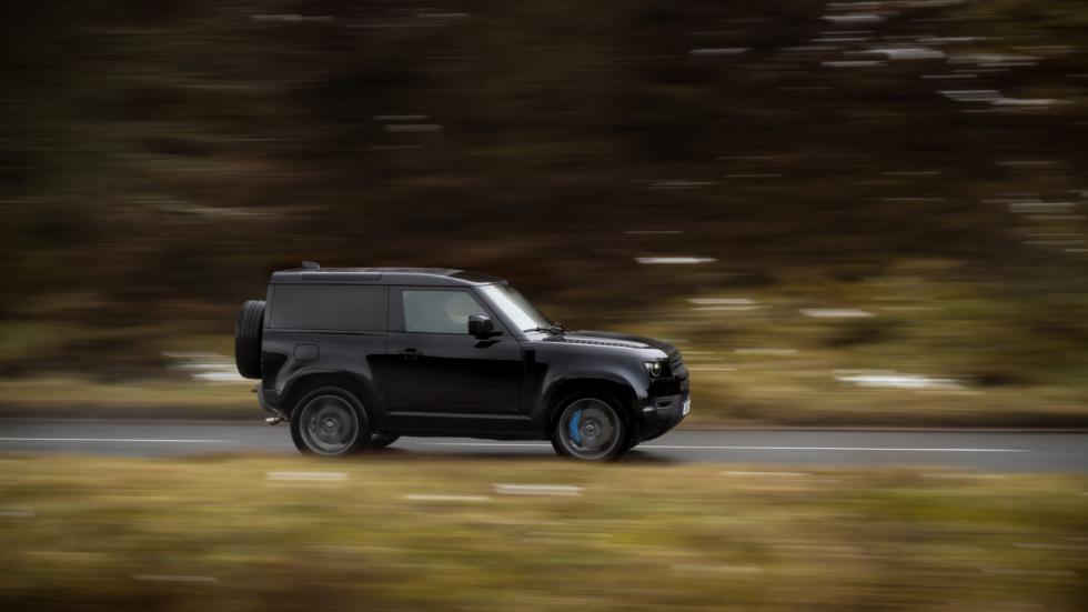 Πρεμιέρα για το ισχυρότερο Land Rover Defender V8