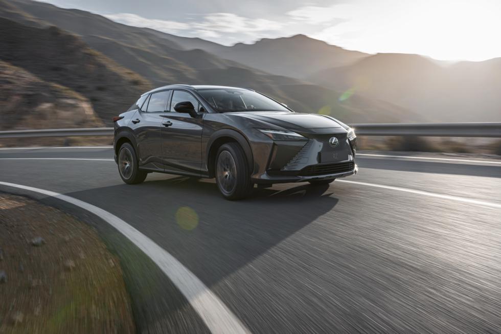 Νέο Lexus RZ 450e: Premium ηλεκτρικό με 313 PS & 400+ χλμ αυτονομία