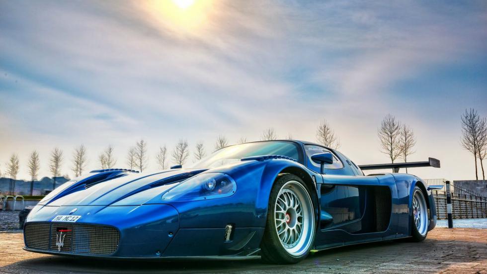 Σκέφτεστε μια Maserati MC12 Versione Corsa στο κέντρο της Αθήνας;