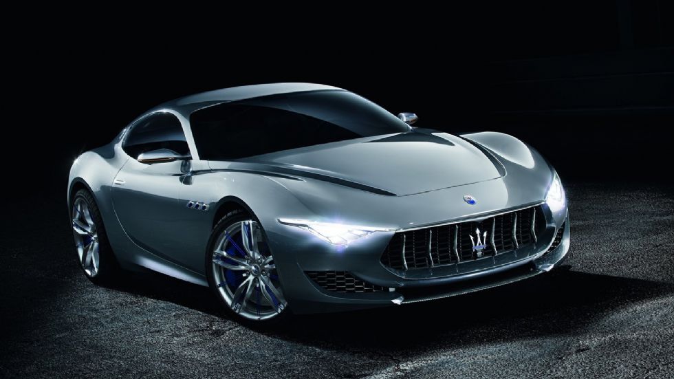 Η έκδοση παραγωγής της πρωτότυπης Maserati Alfieri θα είναι έτοιμη μέχρι το τέλος του 2018 και θα χρησιμοποιεί μια έκδοση της υπάρχουσας πλατφόρμας της Maserati, η οποία θα έχει περισσότερο αλουμίνιο.