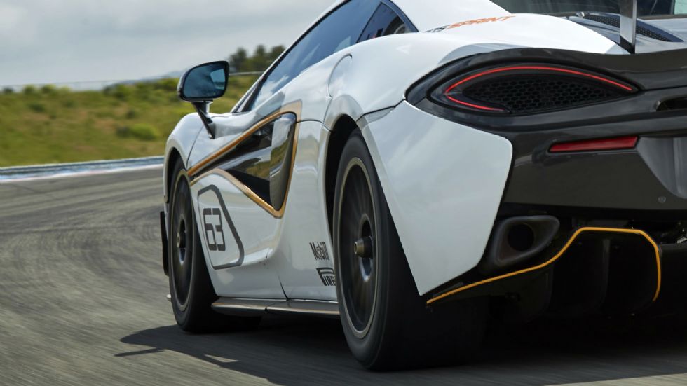 Δείτε παρακάτω τη νέα McLaren 570S Sprint εν δράσει στην πίστα.