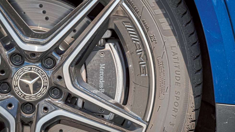 Η GLA της δοκιμής «φορούσε» ελαστικά Michelin Latitude Sport 3 235/50 R 19.