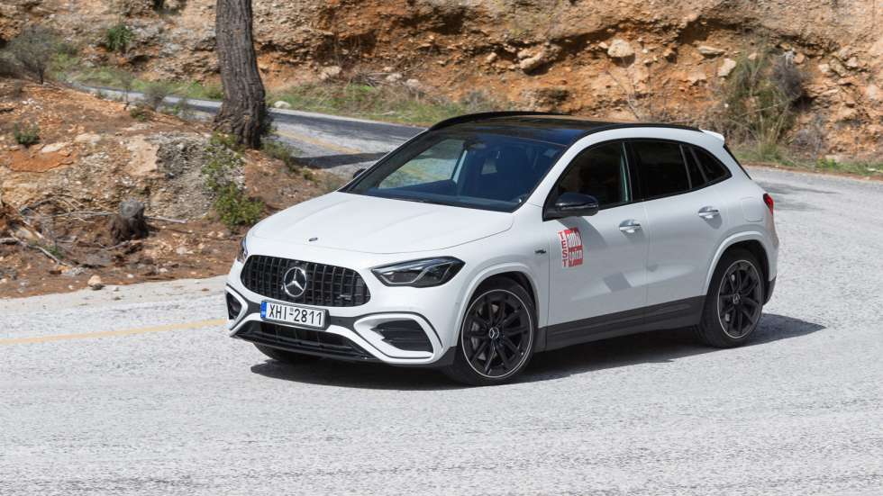 Η GLA 35 AMG έχει απόδοση 306 ίππων 