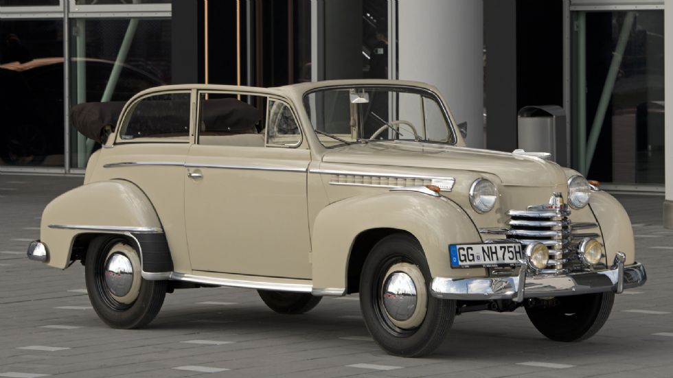 Το 1950 η Opel λάνσαρε το Olympia Cabrio-Limousine με μεγάλη αναδιπλούμενη οροφή.