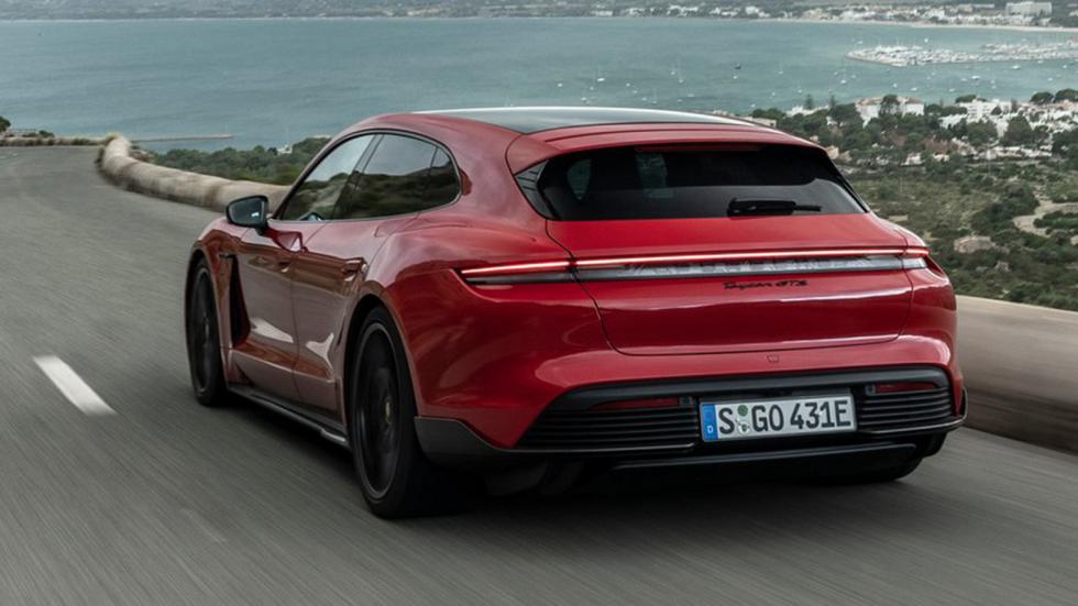 Porsche Taycan Cross Turismo: Φουλ πρακτική με εστίαση στην άσφαλτο