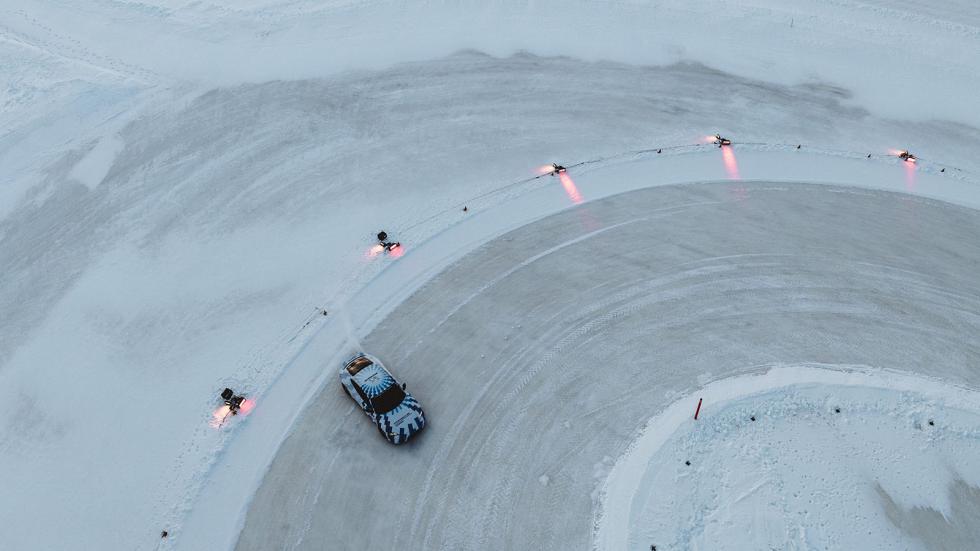 Porsche Taycan έσπασε ρεκόρ για το μεγαλύτερο drift με ηλεκτροκίνητο