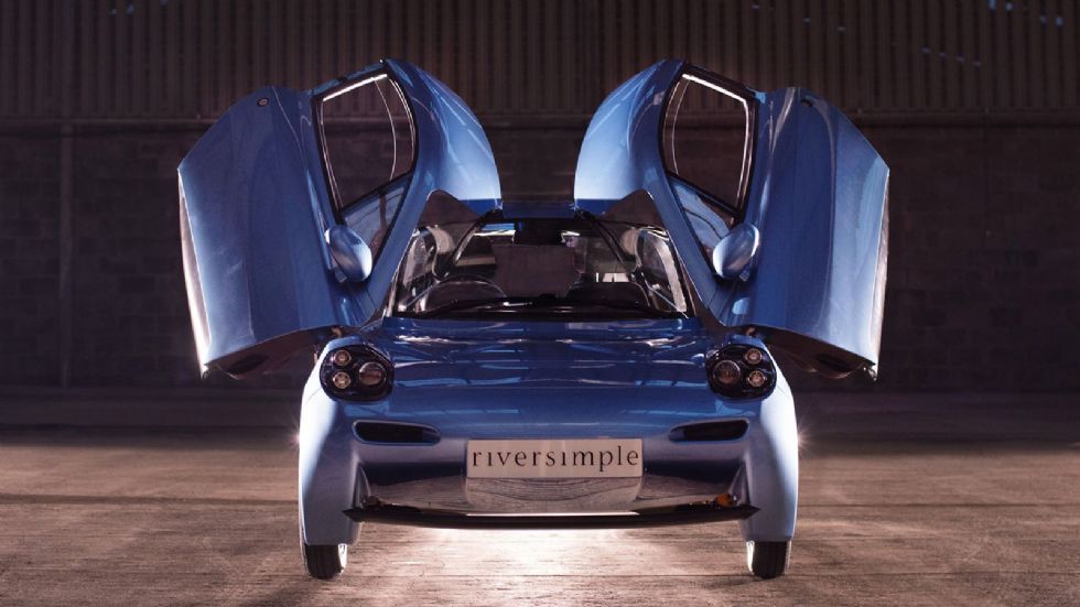 Το Riversimple Rasa διαθέτει carbon σασί και άλλα ελαφριά μέρη, ώστε το βάρος του να μην υπερβαίνει τα 580 κιλά. 