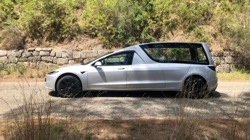 Tesla Model 3 Highland τώρα και σε... νεκροφόρα