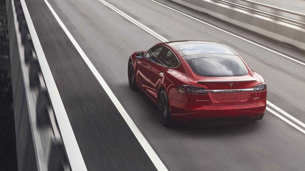 Δέκα χρόνια Tesla Model S: Ένα μοντέλο που ξέχασε να αλλάξει γενιά