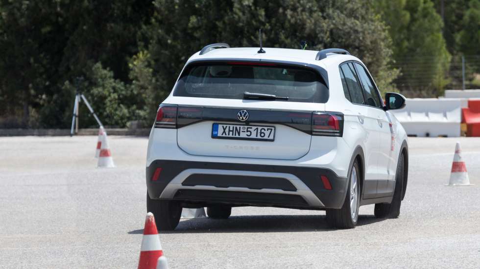 Αποφυγή κινδύνου με τo VW T-Cross: «Στρίβει» καλά!