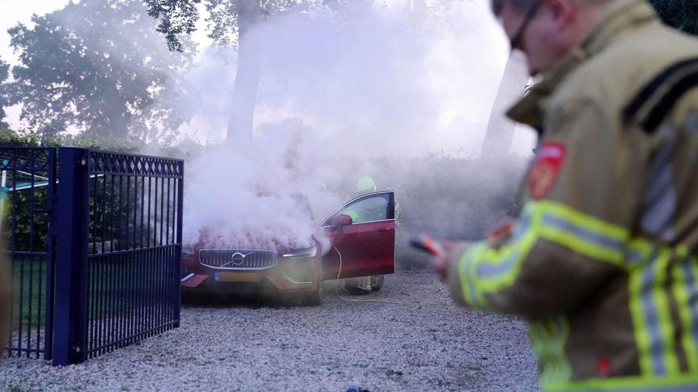 Φωτιά σε Plug-in υβριδικά Volvo την ώρα που φόρτιζαν (+video)