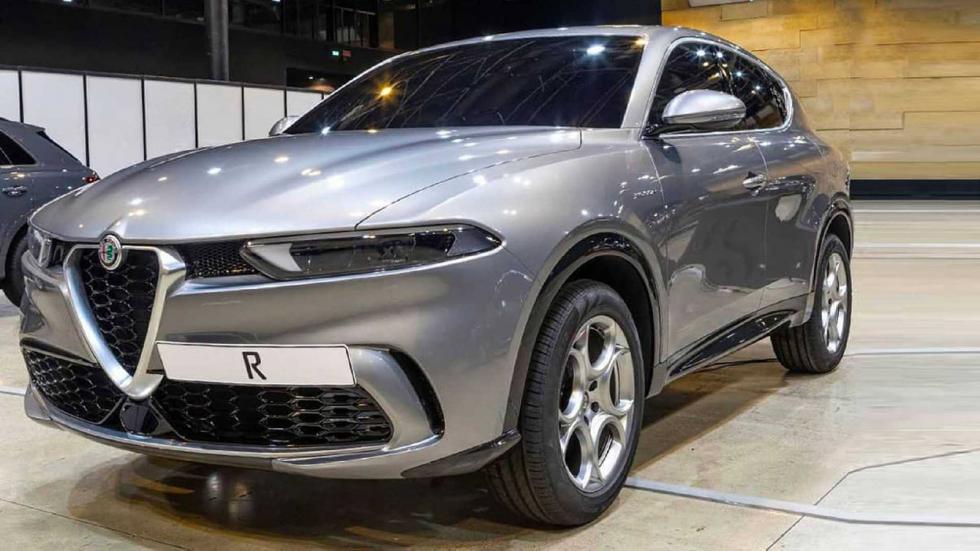 Εικόνες που έχουν διαρρεύσει δείχνουν την Alfa Romeo Tonale.