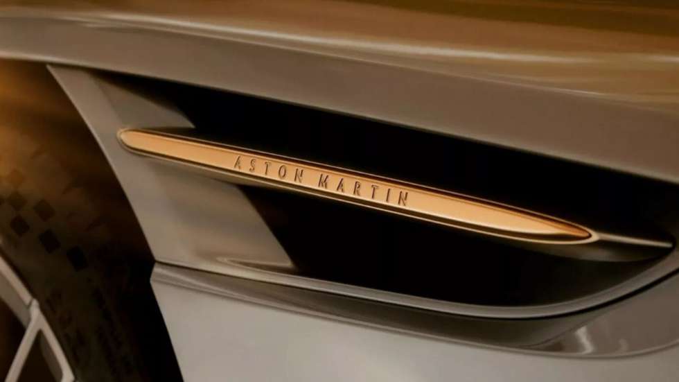 Aston Martin DB12 Goldfinger 18 καρατίων προς τιμήν του James Bond